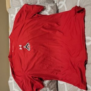 NWOT Under Armour :   Loose Fit HeatGear Shirt   Red   XL
